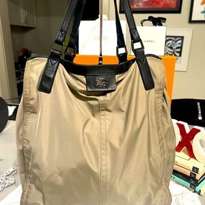 SOLD….Burberry Buckleigh tote bag gorgeous taupe Iconic check print inside.